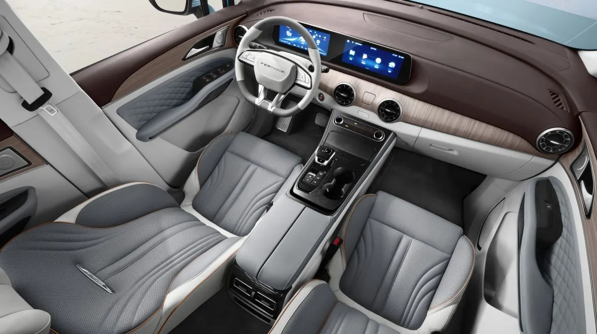 قيادة ديناميكية U-TOUR